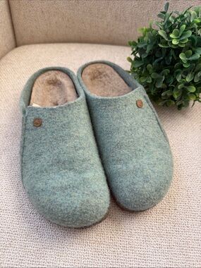 Birkenstock Green Felt Lined Slip-On Clogs kids size 34 (US 3-3.5)